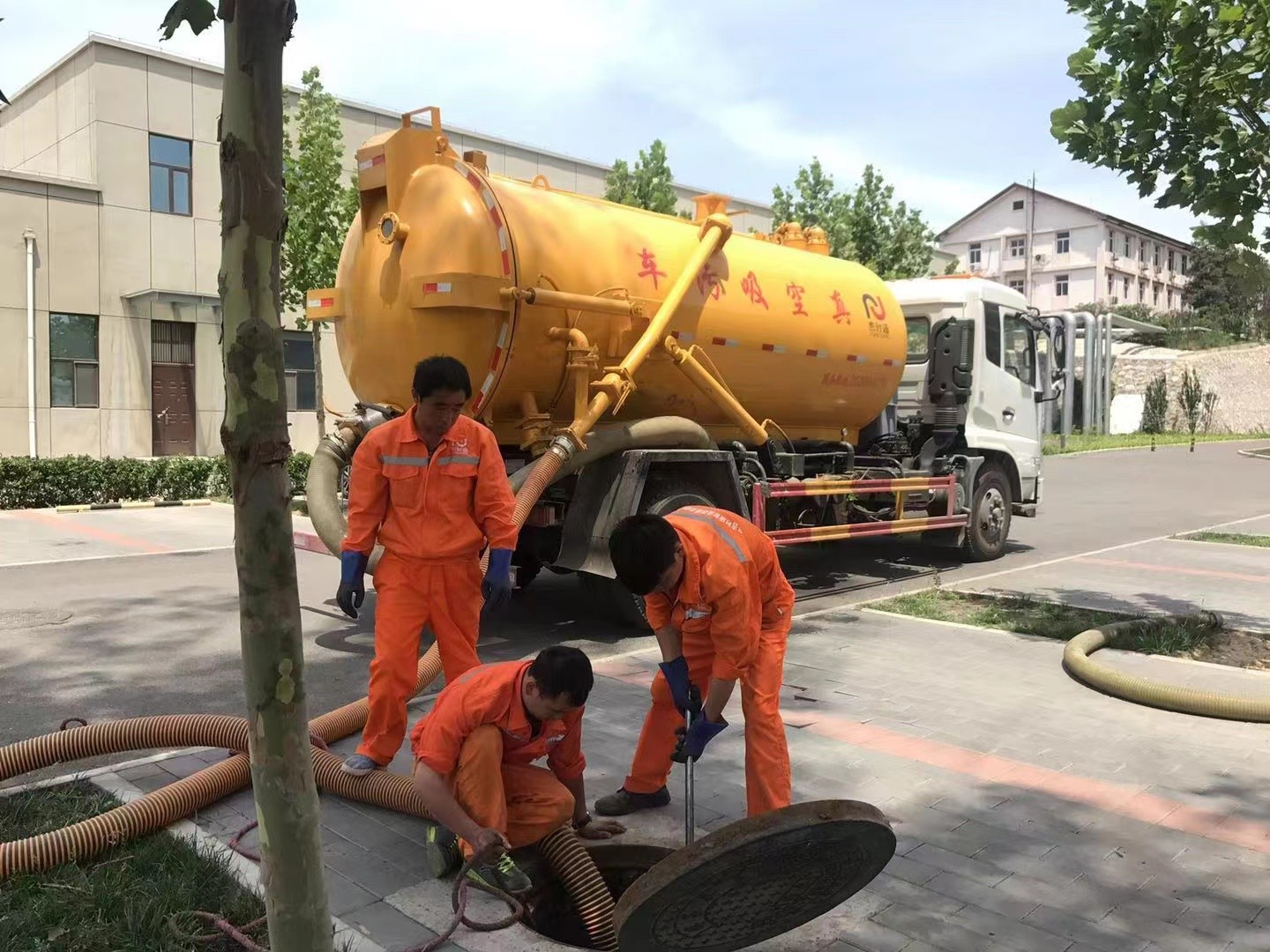 湄潭化粪池清理与5-8吨吸粪车施工效率分析